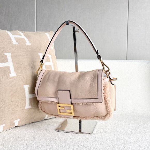 Fendi Women Pre-Loved Bag Very Good Condition - Picture 3 of 8